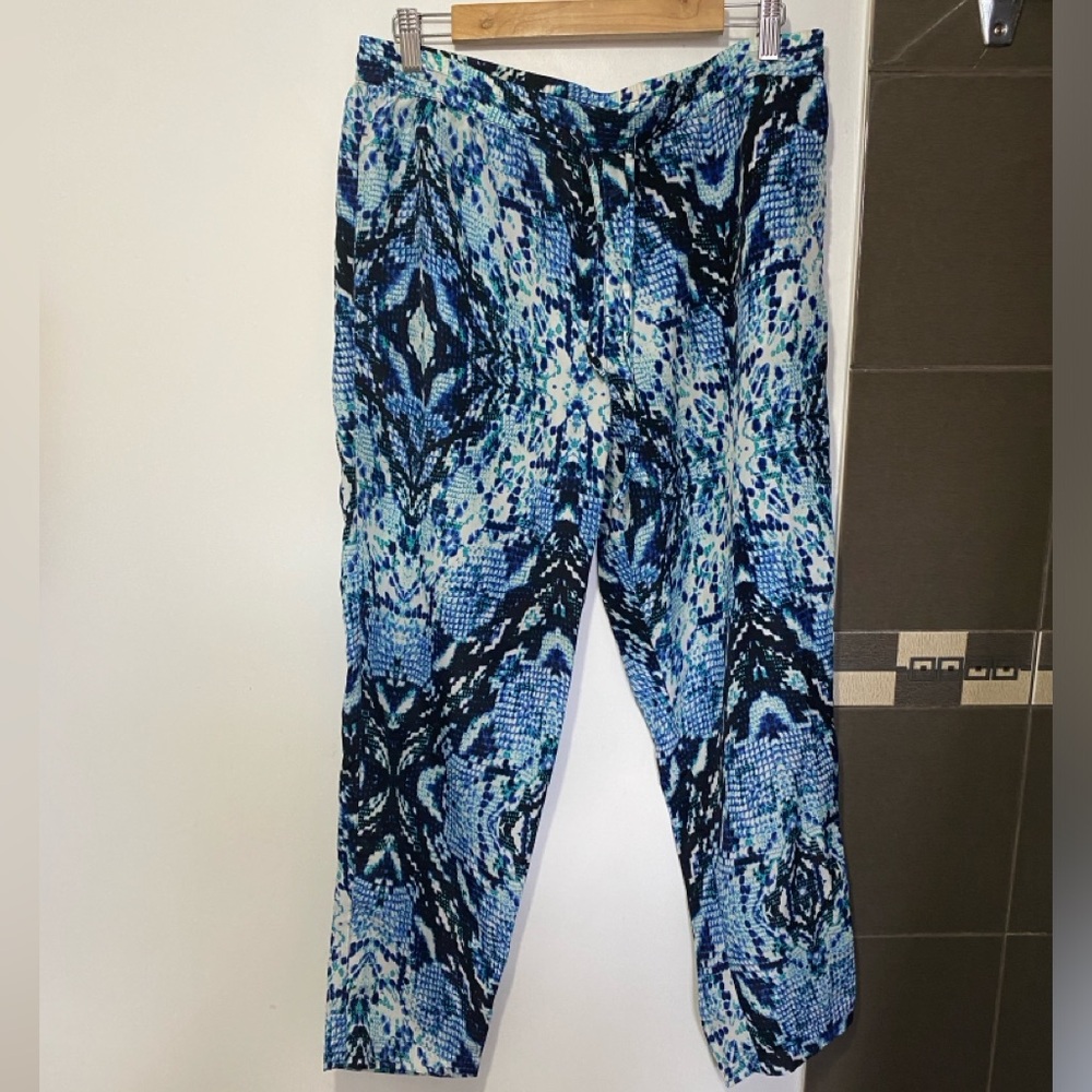 Joe Fresh Blue Snakeskin Pant Size L
